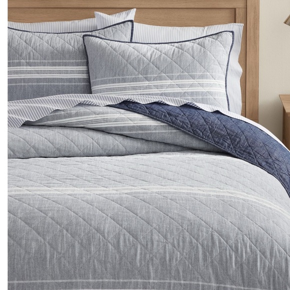 Pottery Barn Teen Gray and White Striped Comforter - Picture 1 of 3